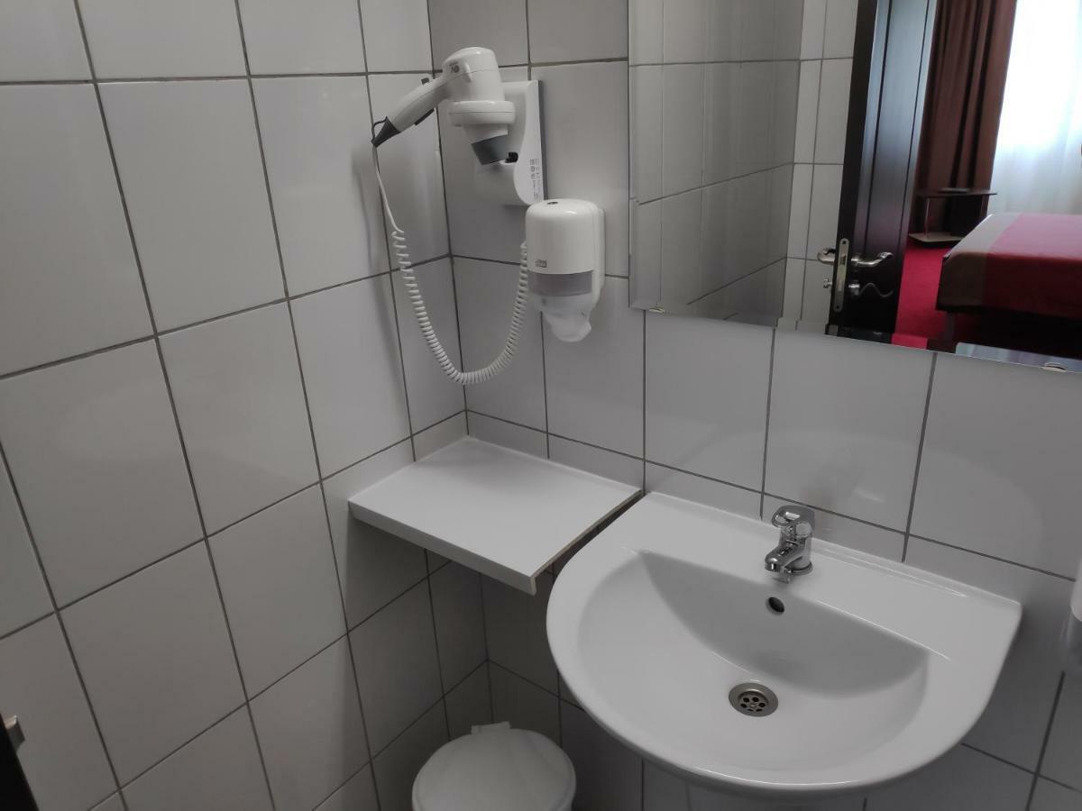Hostel Caliman Caciulata Eksteriør billede